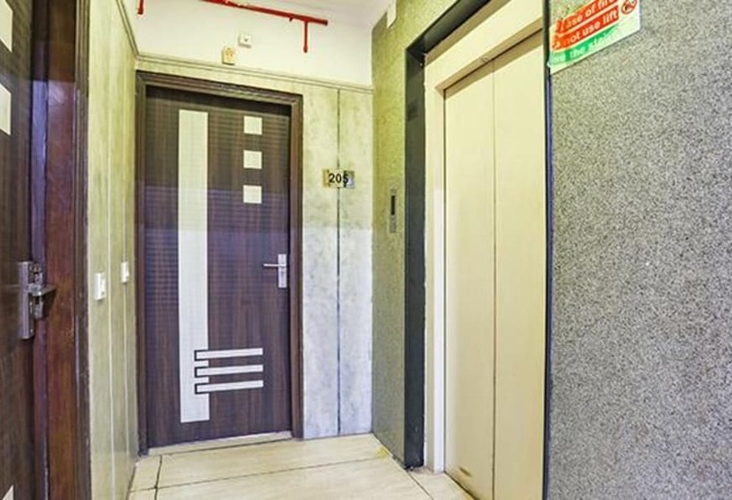 Отель Fabexpress Station Ii