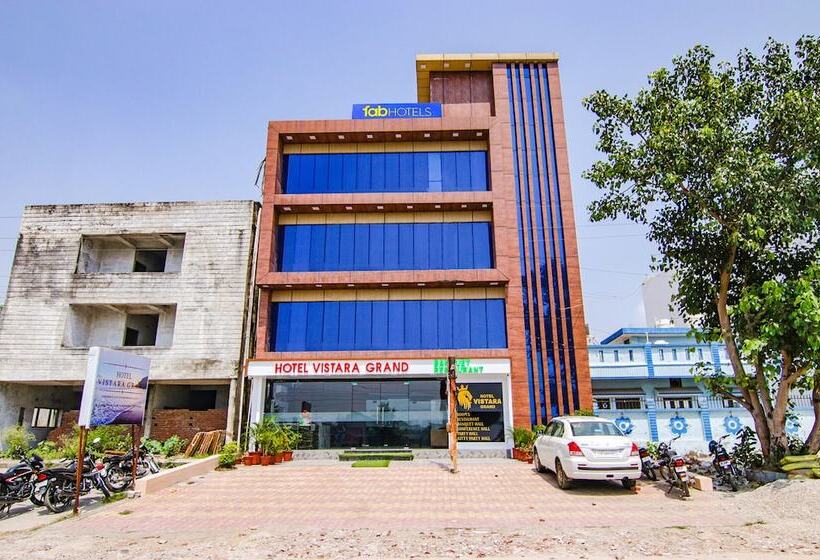 ホテル Fabexpress Vistara Grand