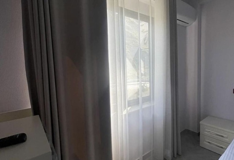 בית מלון כפרי Ferrara