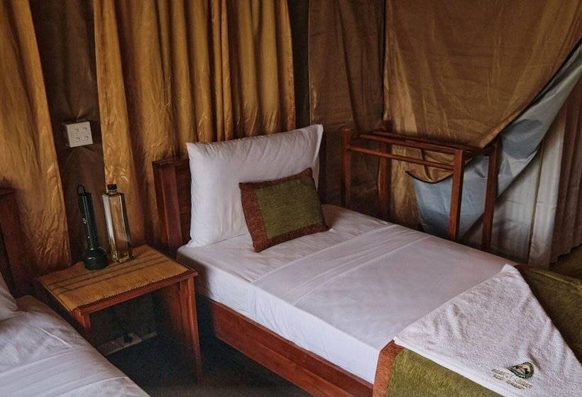 בית מלון כפרי Forest Lodge Eco Camp