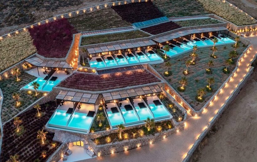 בית מלון כפרי Ftelia Black Villas