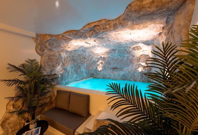 בית מלון כפרי Ftelia Black Villas