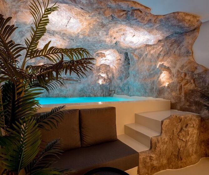 בית מלון כפרי Ftelia Black Villas