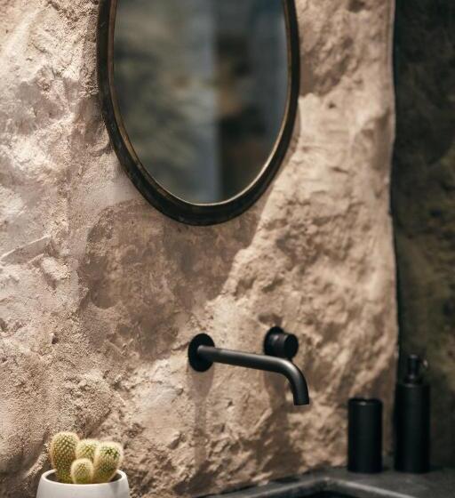 בית מלון כפרי Ftelia Black Villas