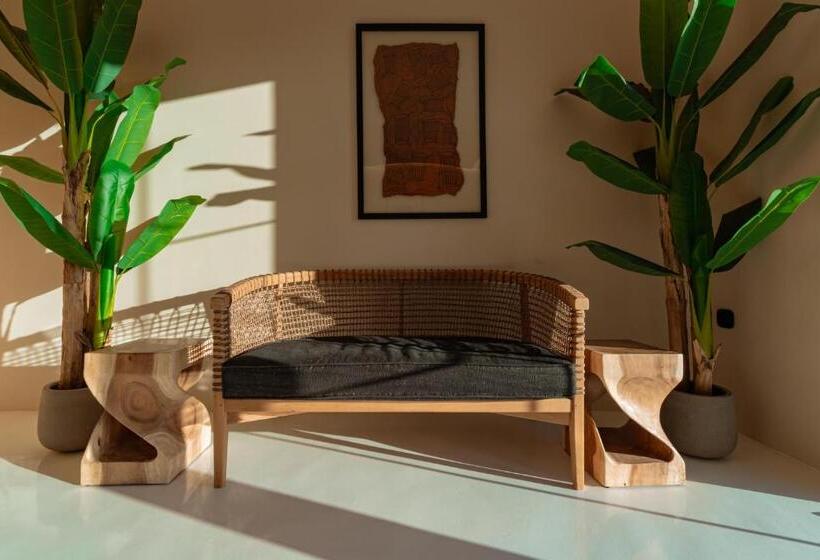 בית מלון כפרי Ftelia Black Villas