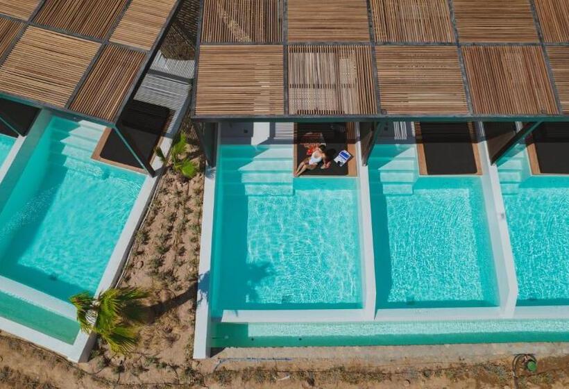 בית מלון כפרי Ftelia Black Villas