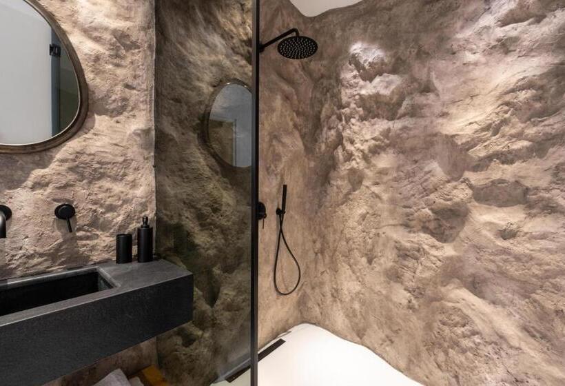 בית מלון כפרי Ftelia Black Villas