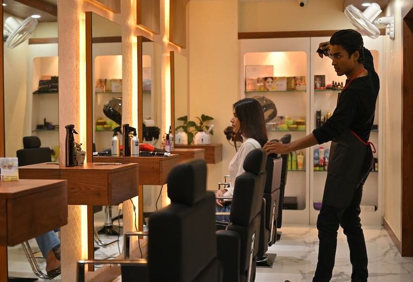 ホテル Golden Retreat