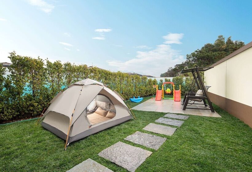 בית מלון כפרי Hawthorn By Wyndham Honghe Mile Hot Spring