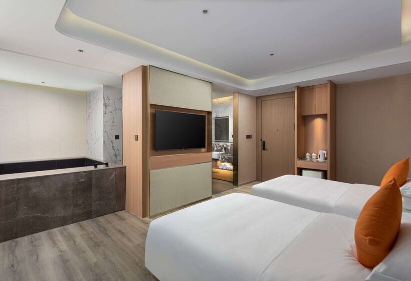 בית מלון כפרי Hawthorn By Wyndham Honghe Mile Hot Spring