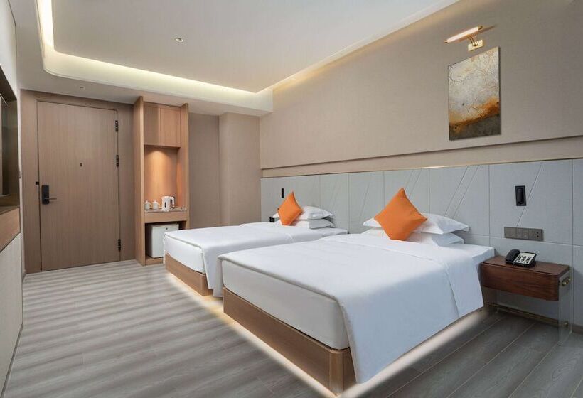 בית מלון כפרי Hawthorn By Wyndham Honghe Mile Hot Spring