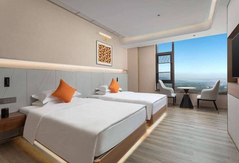 בית מלון כפרי Hawthorn By Wyndham Honghe Mile Hot Spring