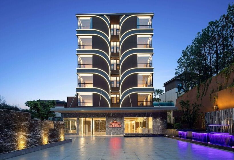 בית מלון כפרי Hawthorn By Wyndham Honghe Mile Hot Spring