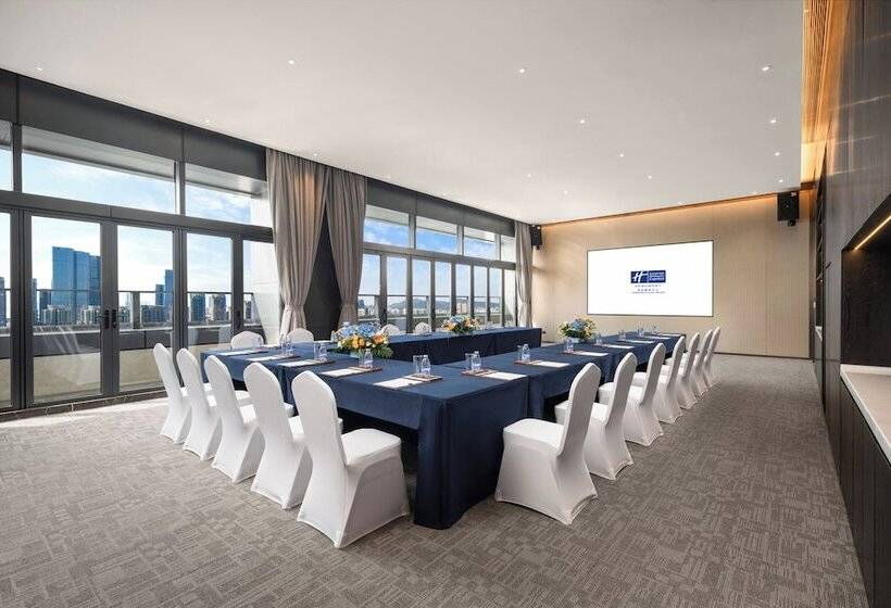 בית מלון כפרי Holiday Inn Express Shenzhen Futian Center By Ihg