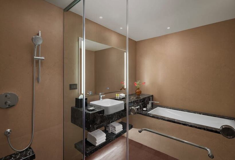 Отель Hyatt Place Aurangabad Airport