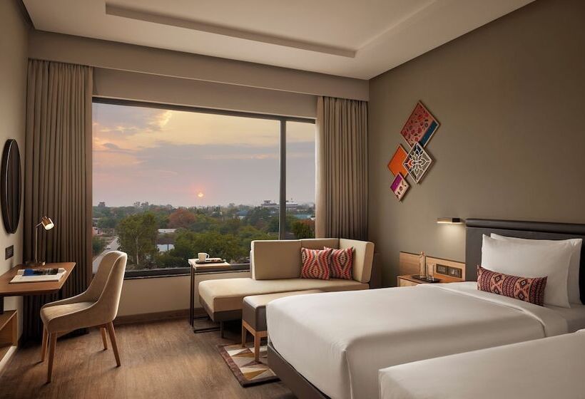 Отель Hyatt Place Aurangabad Airport
