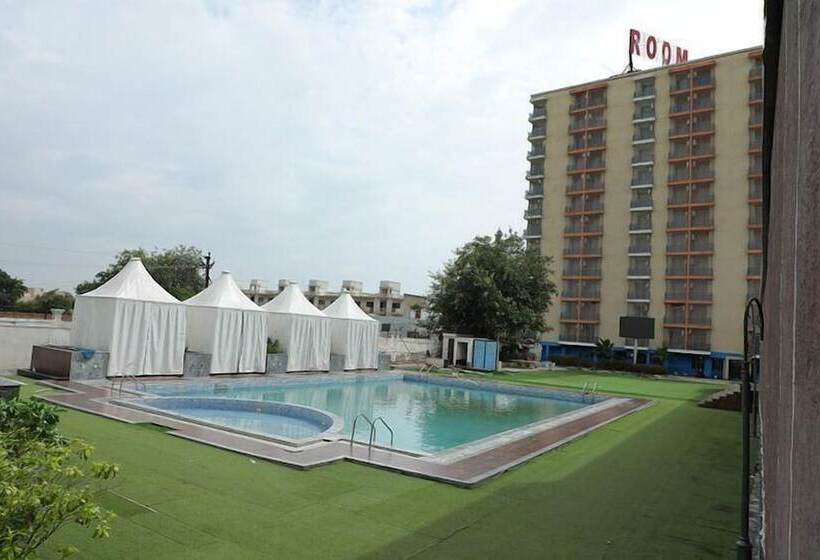 ホテル Krishna Valley Wellness Resort Vrindavan