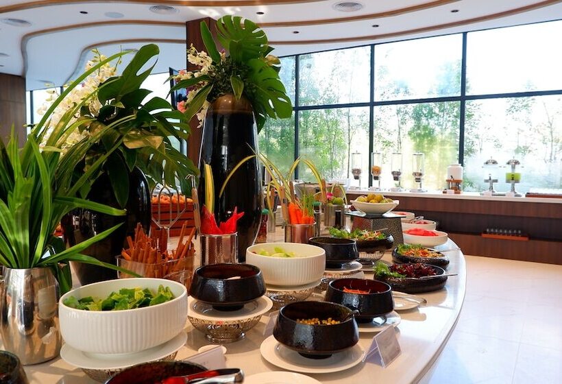 هتل Laya Resort Phuket Island