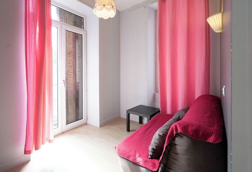 ホテル Hôtel Le Genève