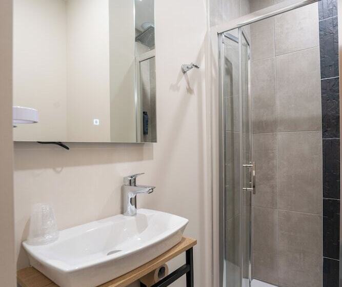 ホテル Hôtel Le Genève