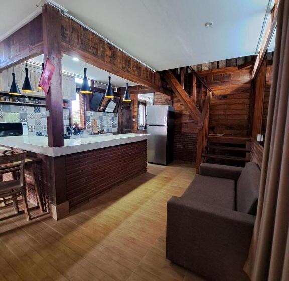 בית מלון כפרי Melasti Mountain Villa Amed Bali