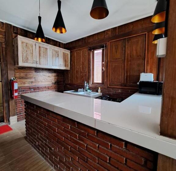 בית מלון כפרי Melasti Mountain Villa Amed Bali