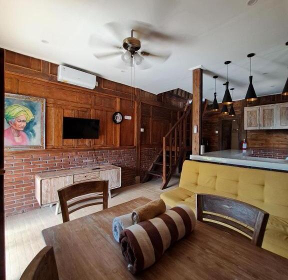 בית מלון כפרי Melasti Mountain Villa Amed Bali