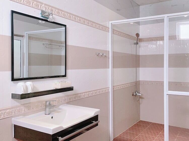 هتل Khach San Nam Kieu Ca Mau