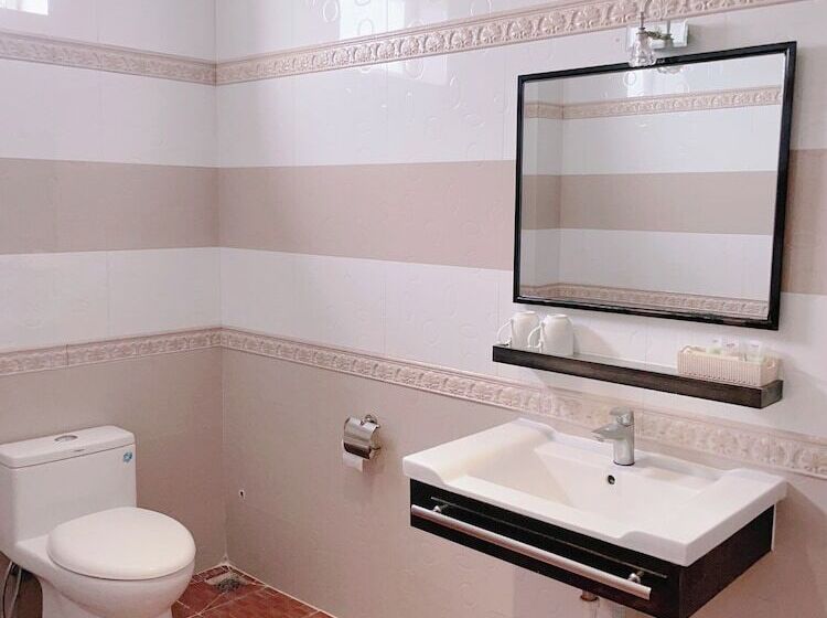 هتل Khach San Nam Kieu Ca Mau