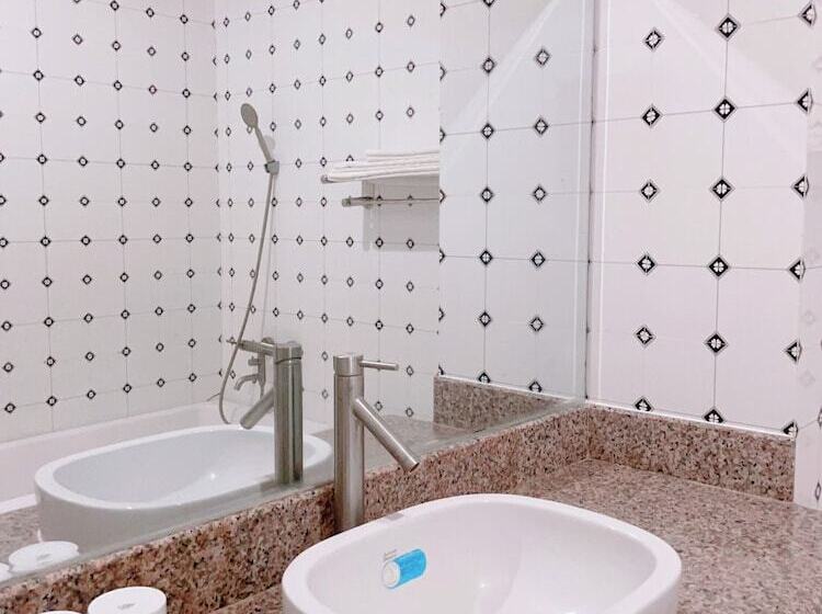 هتل Khach San Nam Kieu Ca Mau