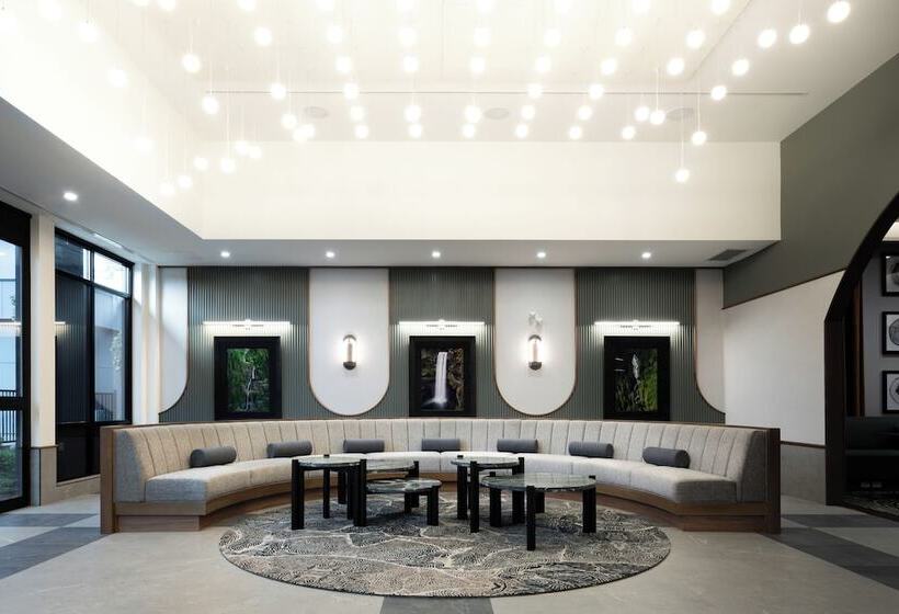 فندق Naturally Pacific Resort