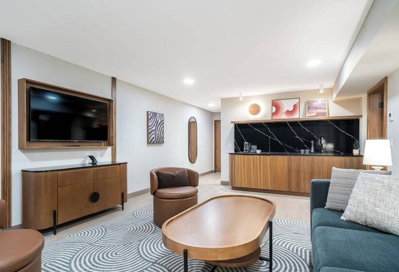 فندق Naturally Pacific Resort