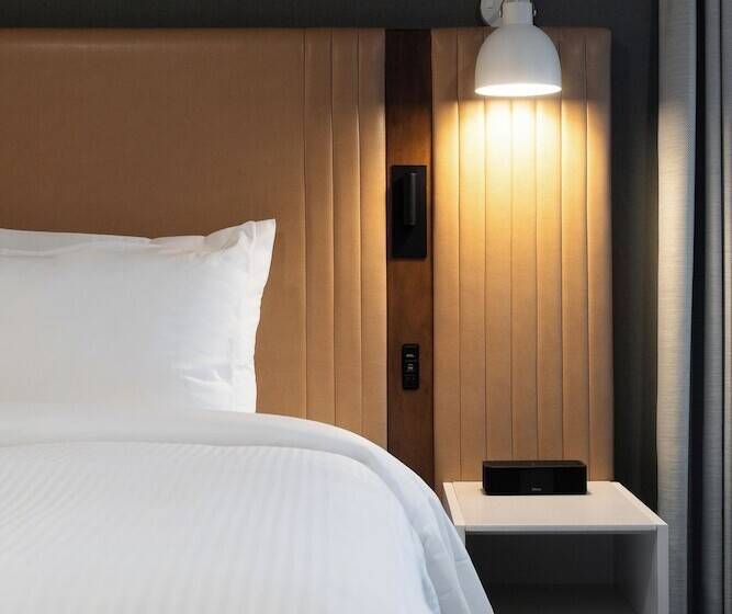 فندق Naturally Pacific Resort