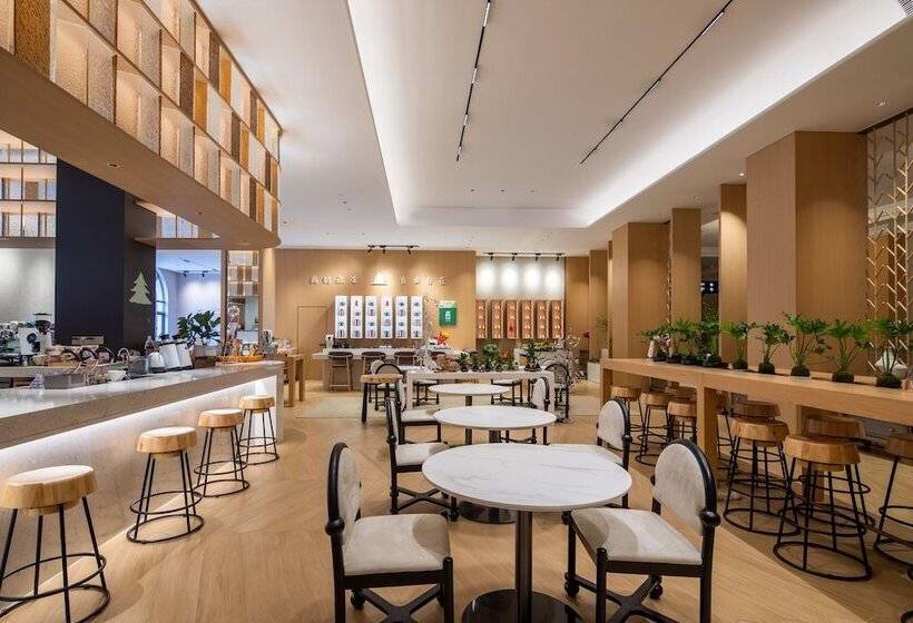 ホテル New World Taishan