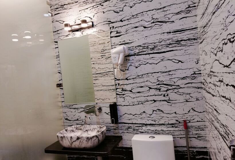 בית מלון כפרי Om