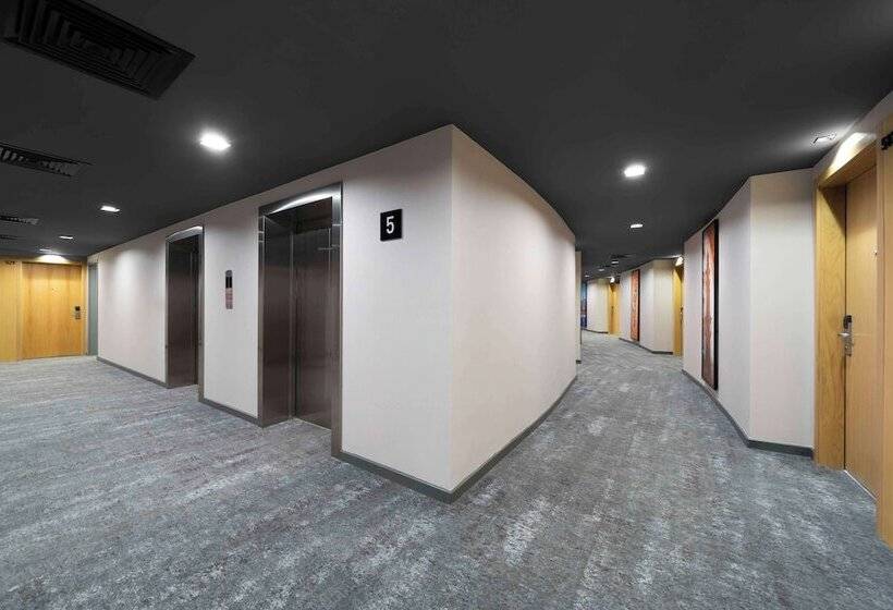 בית מלון כפרי Park Inn By Radisson Makkah Thakher Algharbi