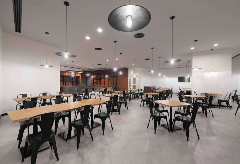 בית מלון כפרי Park Inn By Radisson Makkah Thakher Algharbi