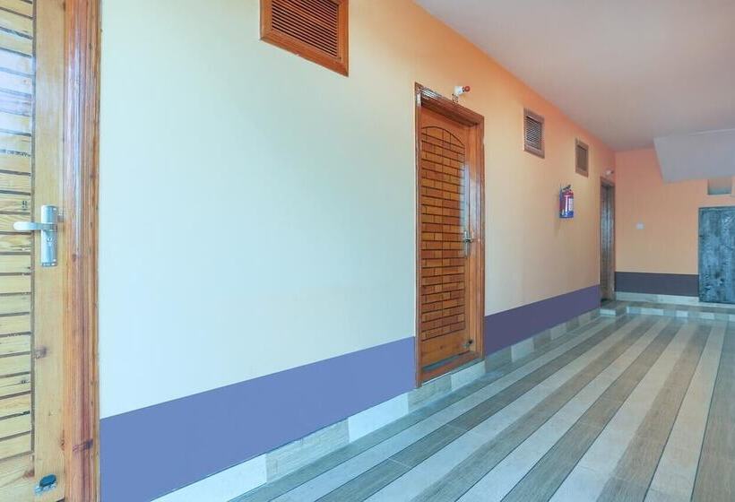 호텔 Pine & Dine Almora