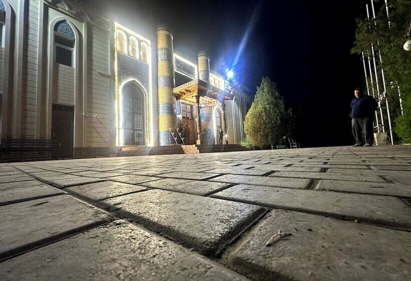 ホテル Qibla Tozabog