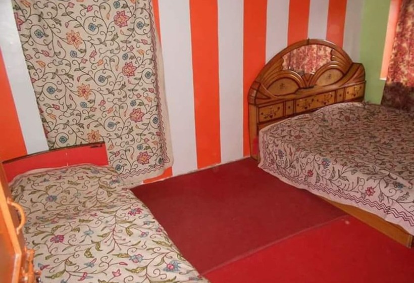 בית מלון כפרי Goroomgo Rooma Srinagar