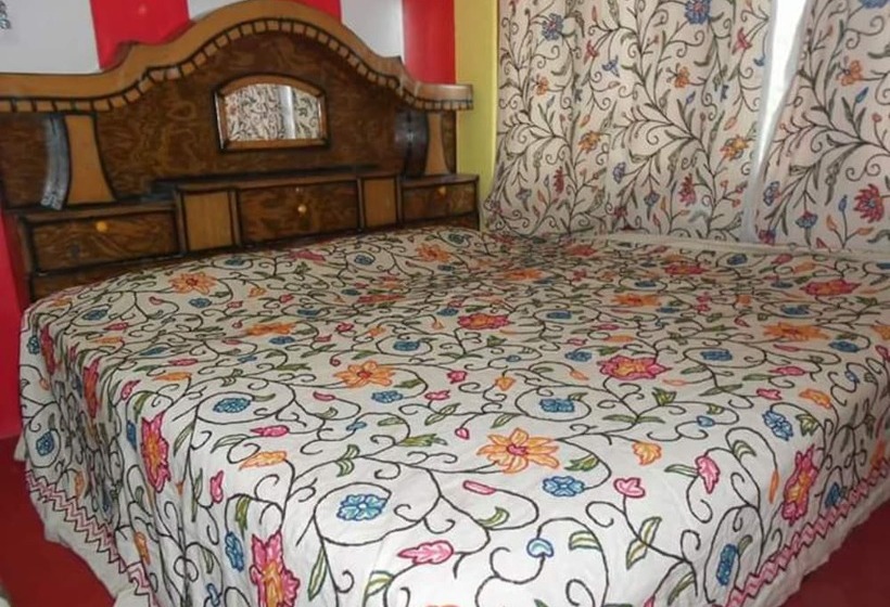 בית מלון כפרי Goroomgo Rooma Srinagar