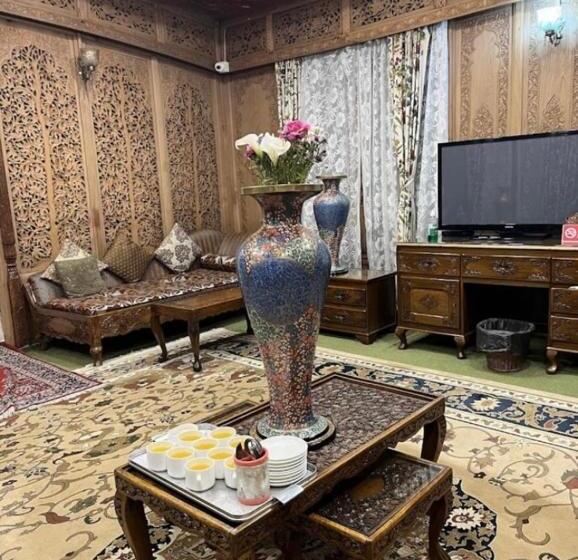 ホテル Royal Heritage Houseboats