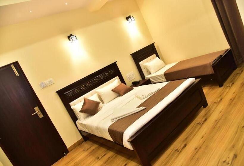 בית מלון כפרי Sak Royal Residency