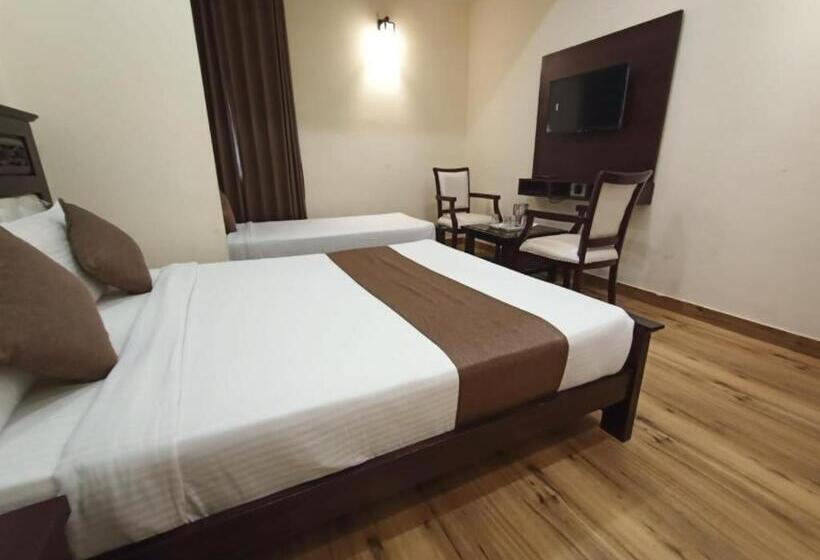 בית מלון כפרי Sak Royal Residency