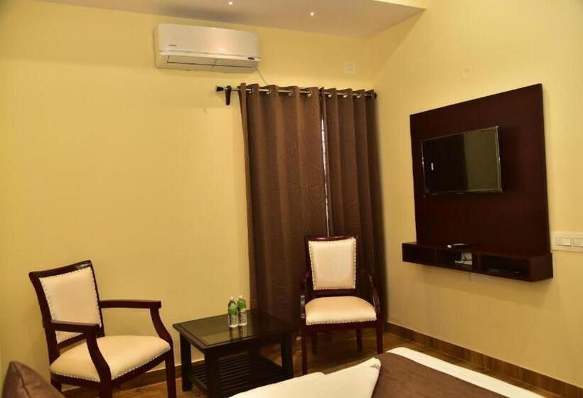 בית מלון כפרי Sak Royal Residency