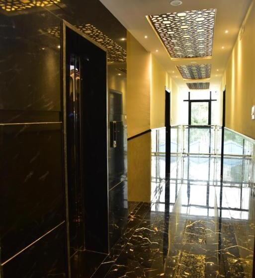 בית מלון כפרי Sak Royal Residency