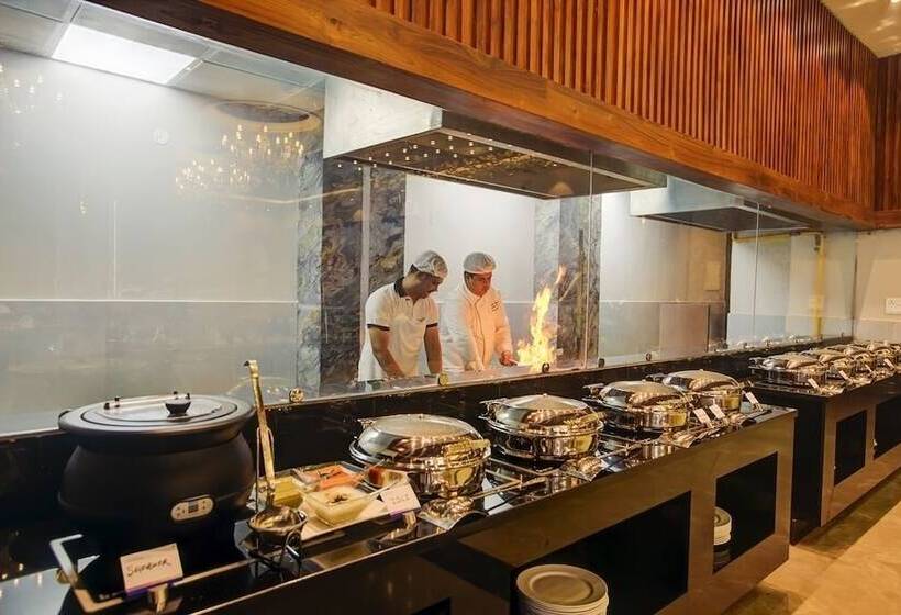 Отель Sarovar Portico Saharanpur