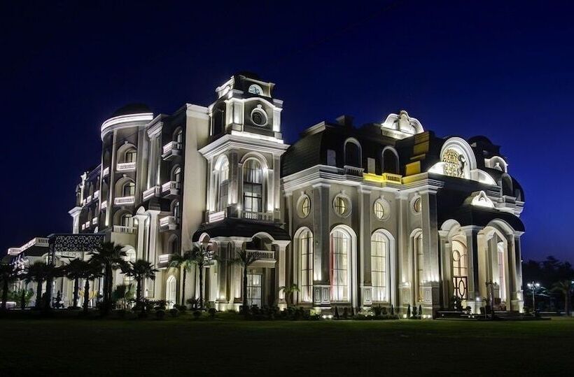 Отель Sarovar Portico Saharanpur