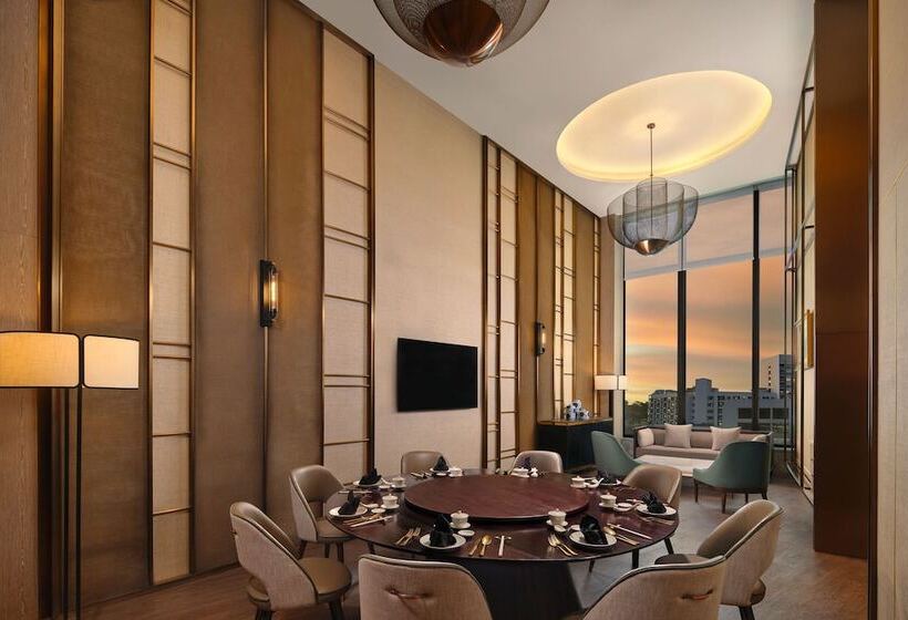 호텔 Sheraton Kuching