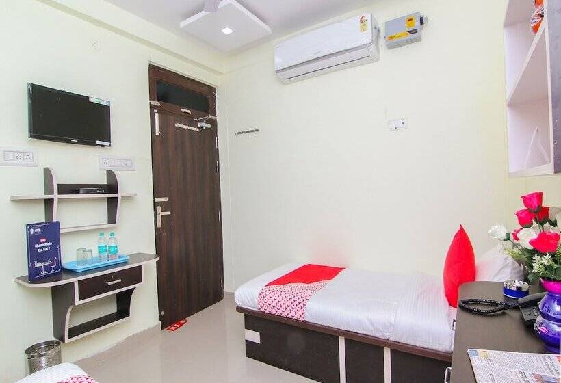 ホテル Shree Sai Guest House By Oyo